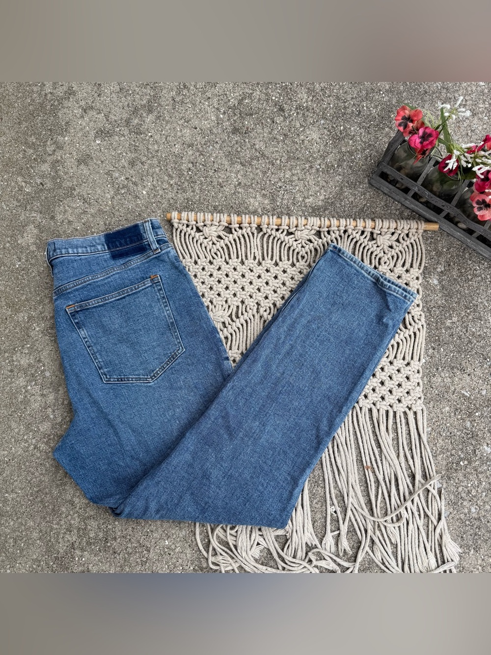 Abercrombie & Fitch Slim Straight Ultra High Rise Jeans Size 32 / 14